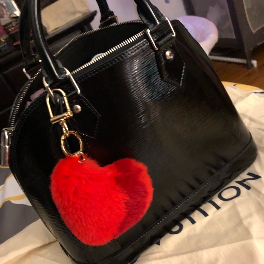 Louis Vuitton epi Alma pm